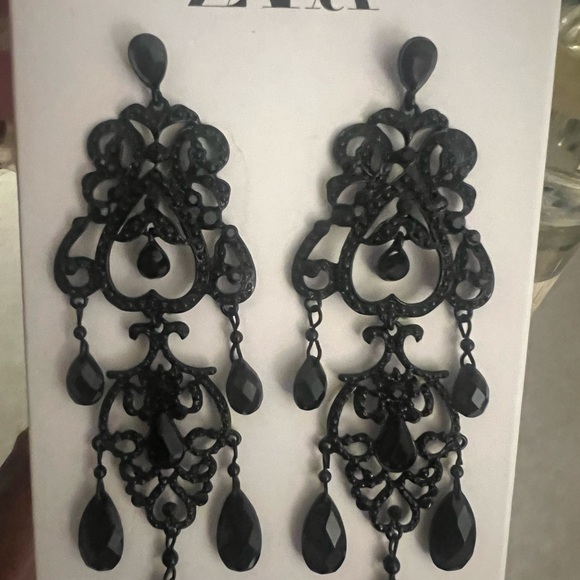 *NWT* ZARA BEAUTIFUL EARRINGS*** Brand New Never worn**** - Picture 1 of 3